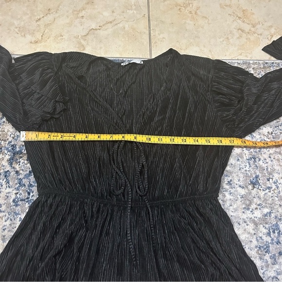 Zara Black Pleated Ruffle Long Sleeve Blouse Size Medium - Picture 7 of 9